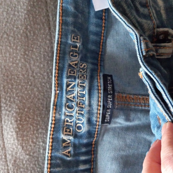 American Eagle 🦅 Jean shorts - Picture 2 of 6